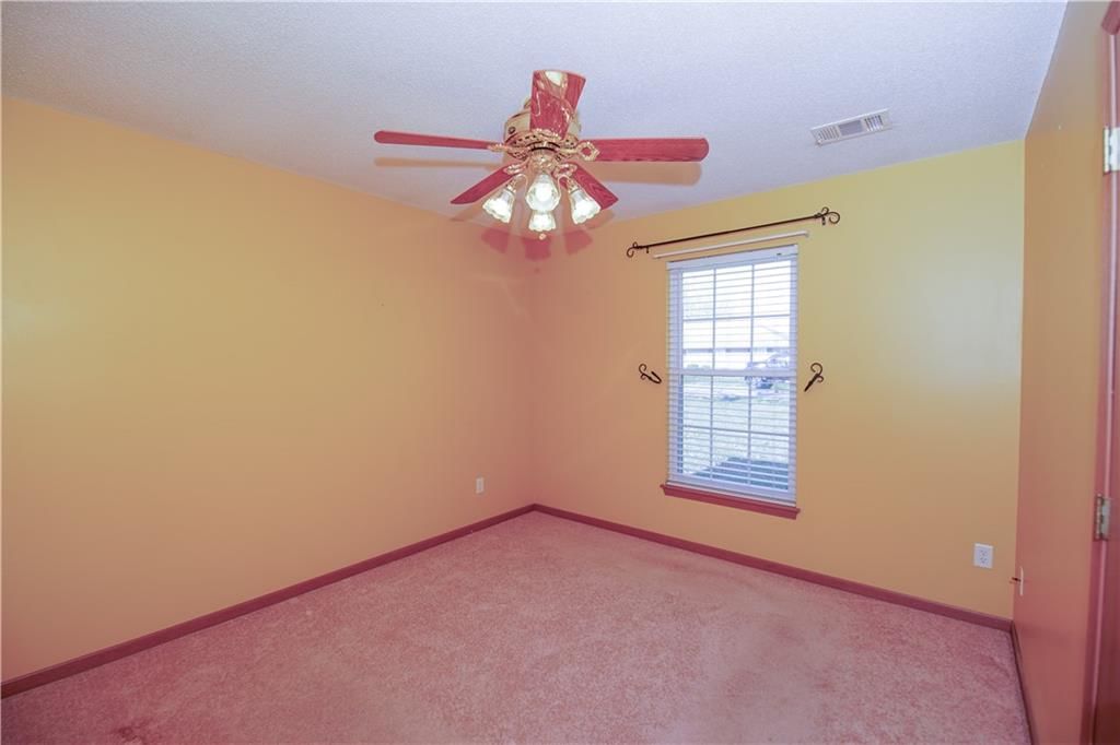 209 N Hudson Road — photo 10