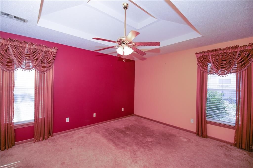 209 N Hudson Road — photo 12