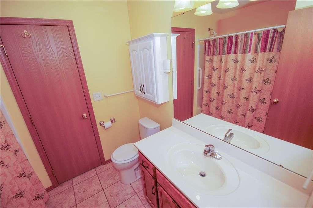 209 N Hudson Road — photo 15