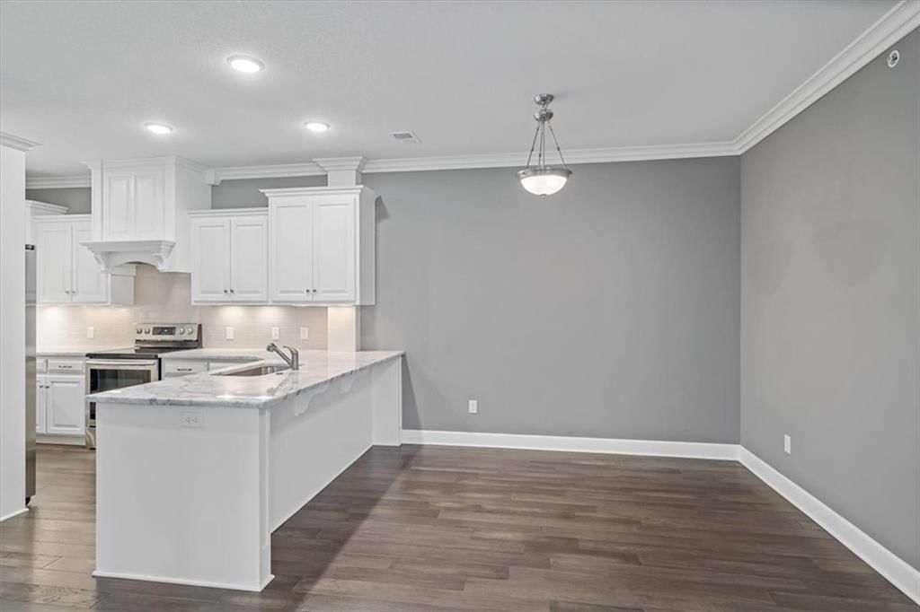 16019 Fontana Street — photo 10