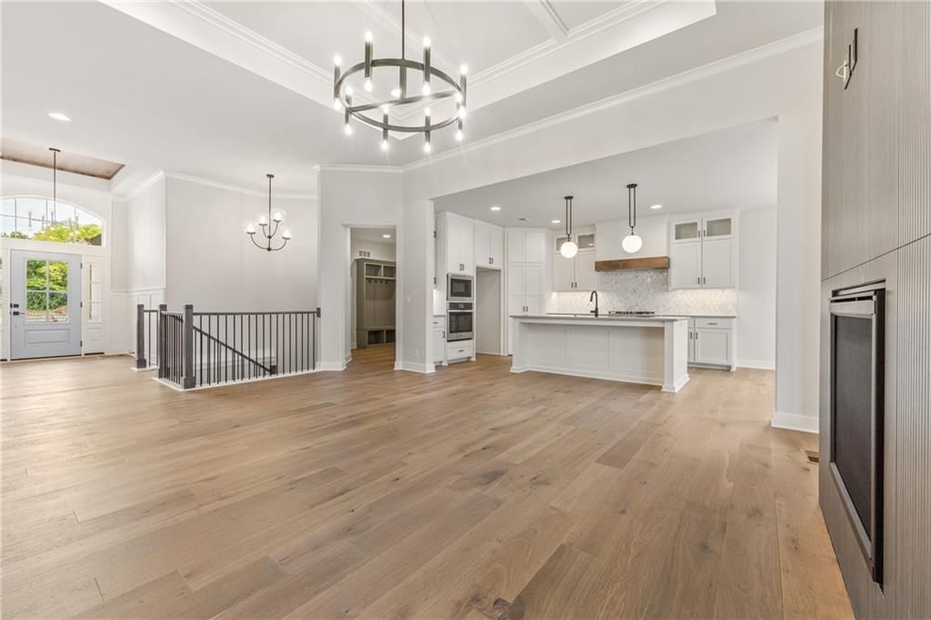 Photo 6 of 56 - 16929 Parkhill Street
