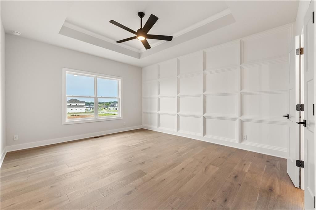Photo 20 of 56 - 16929 Parkhill Street