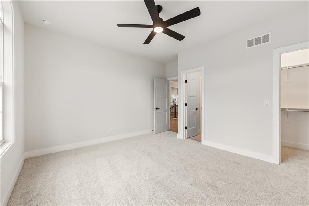 Photo 29 of 56 - 16929 Parkhill Street