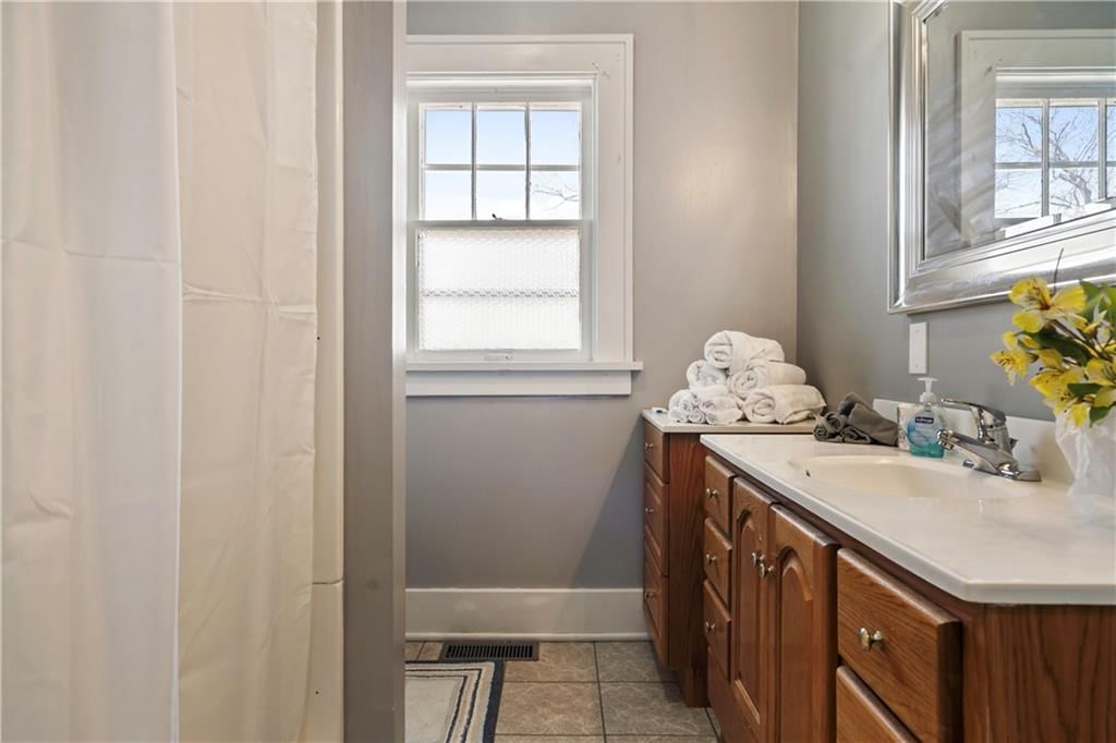 904 W 3RD Street — photo 14