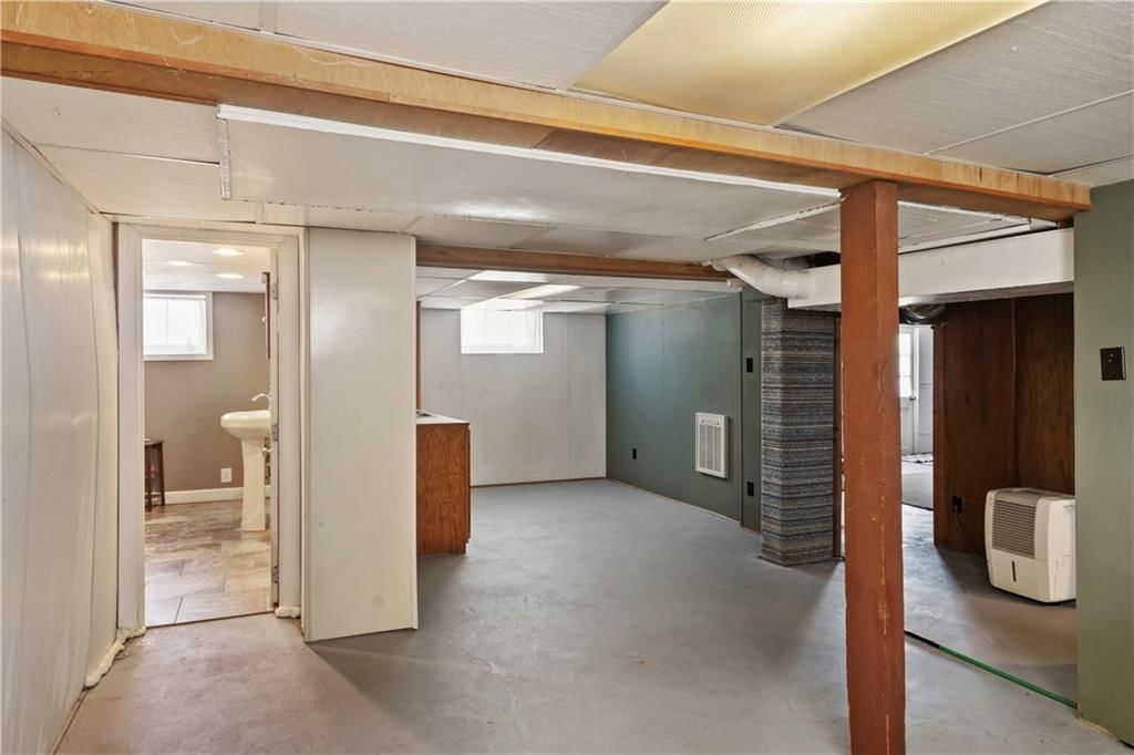 904 W 3RD Street — photo 23