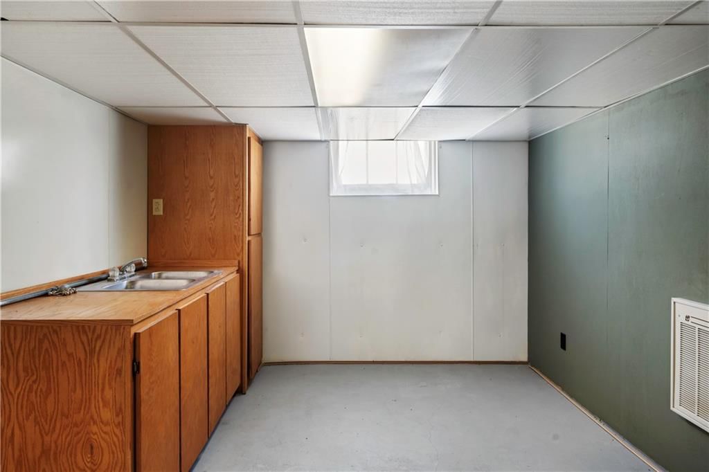 904 W 3RD Street — photo 26