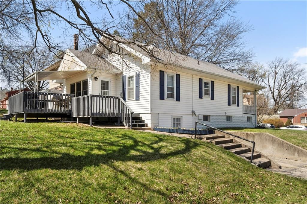 904 W 3RD Street — photo 31
