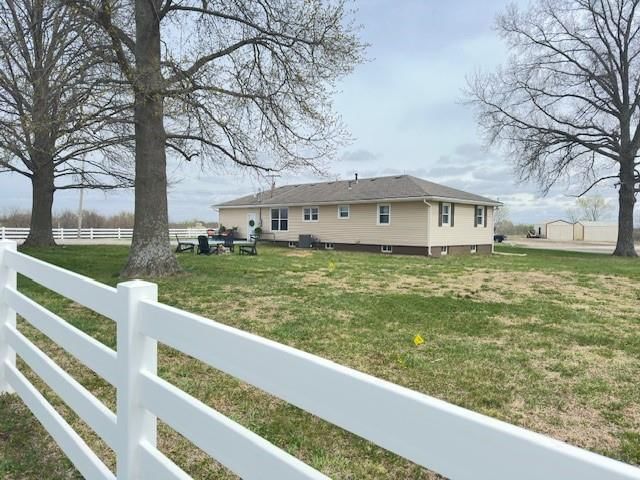 22027 Tonganoxie Road — photo 5