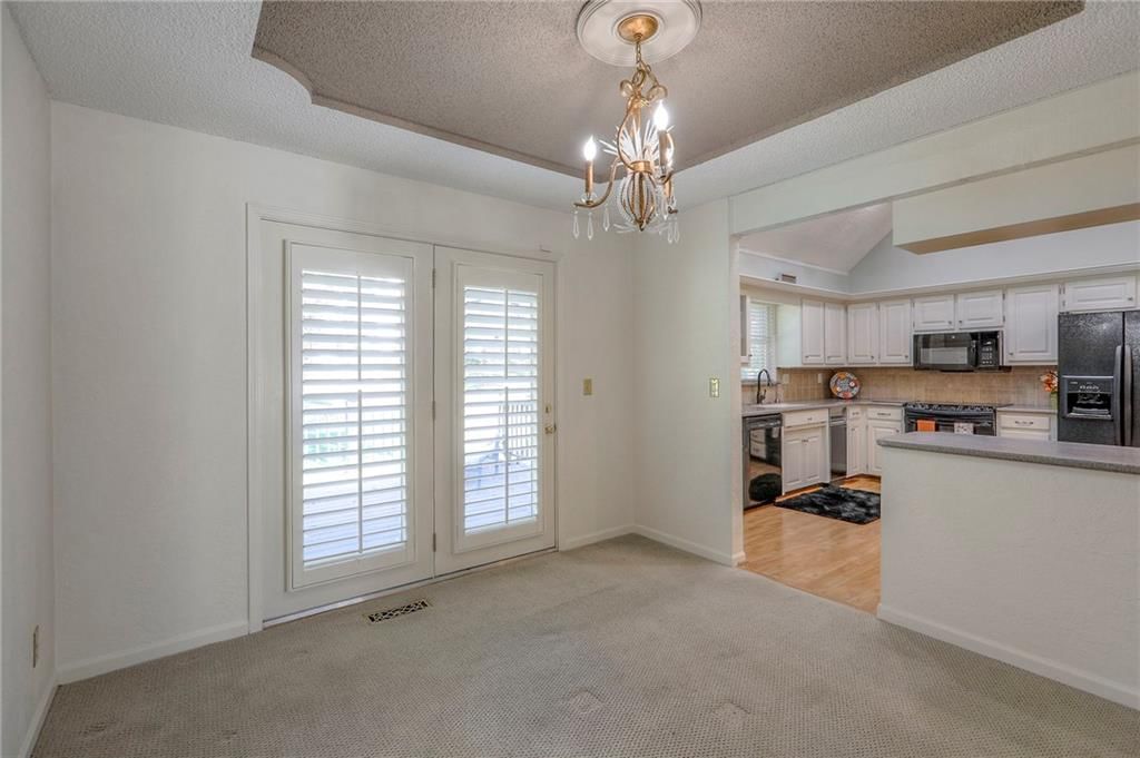 220 NW Aspen Street — photo 8