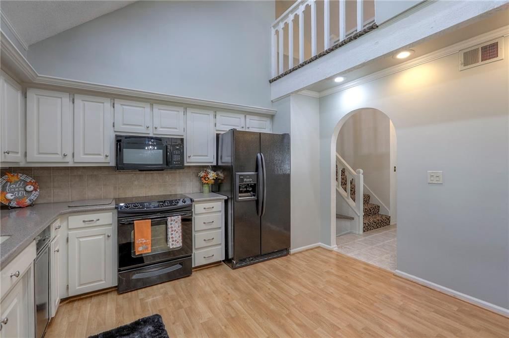 220 NW Aspen Street — photo 12