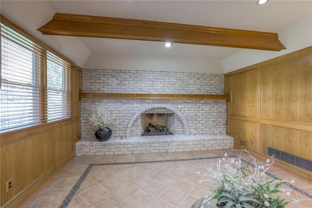 220 NW Aspen Street — photo 27