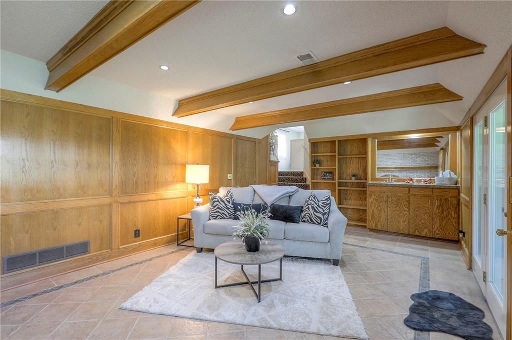 220 NW Aspen Street — photo 28
