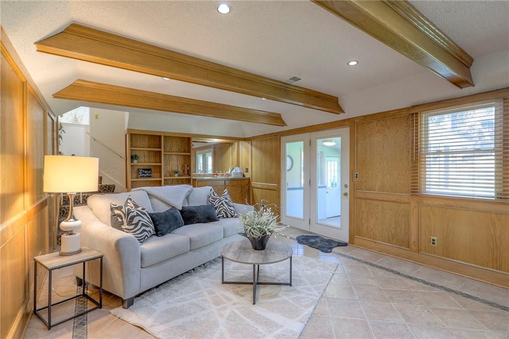 220 NW Aspen Street — photo 29