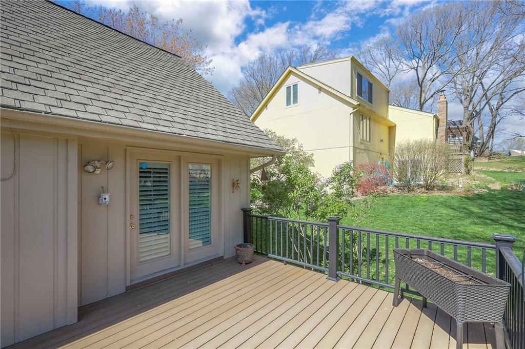 220 NW Aspen Street — photo 33