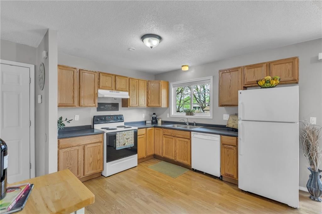 11802 Fremont Avenue — photo 16