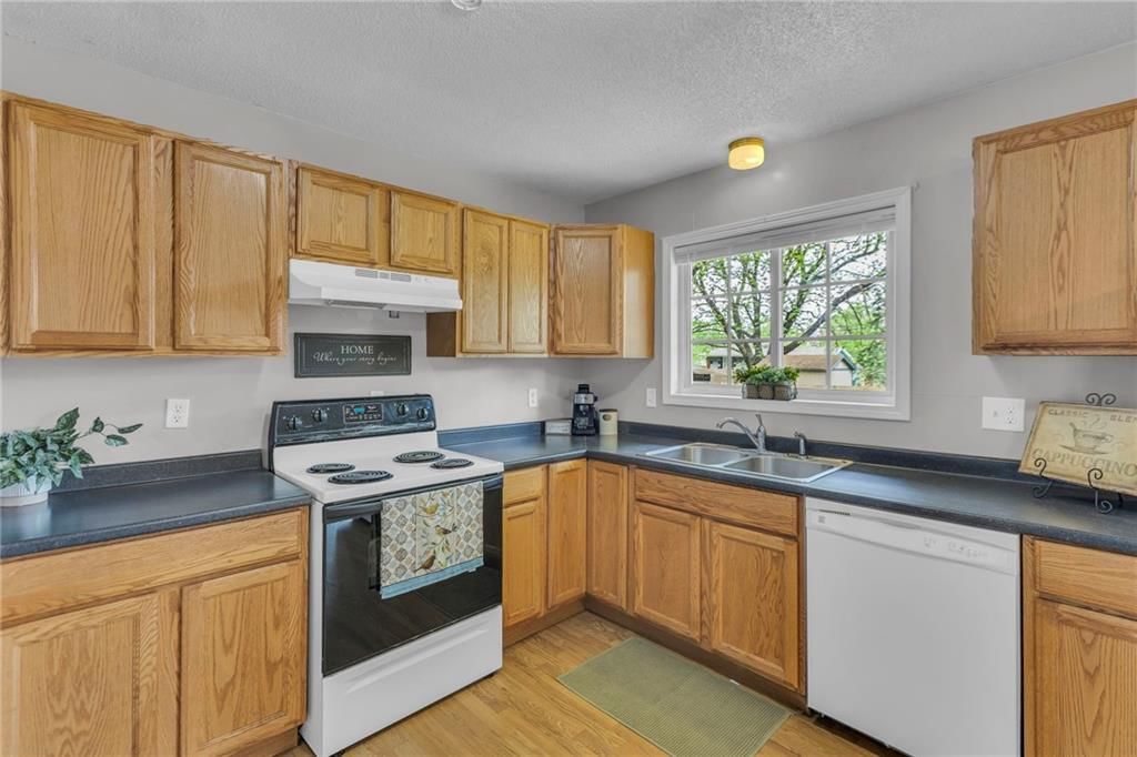 11802 Fremont Avenue — photo 17