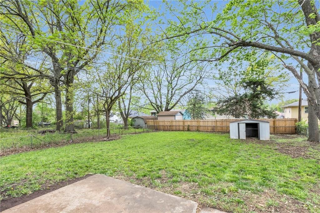 11802 Fremont Avenue — photo 29