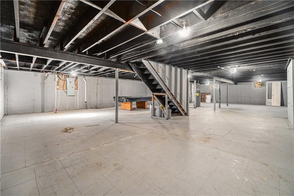 2105 E 129TH Street — photo 31