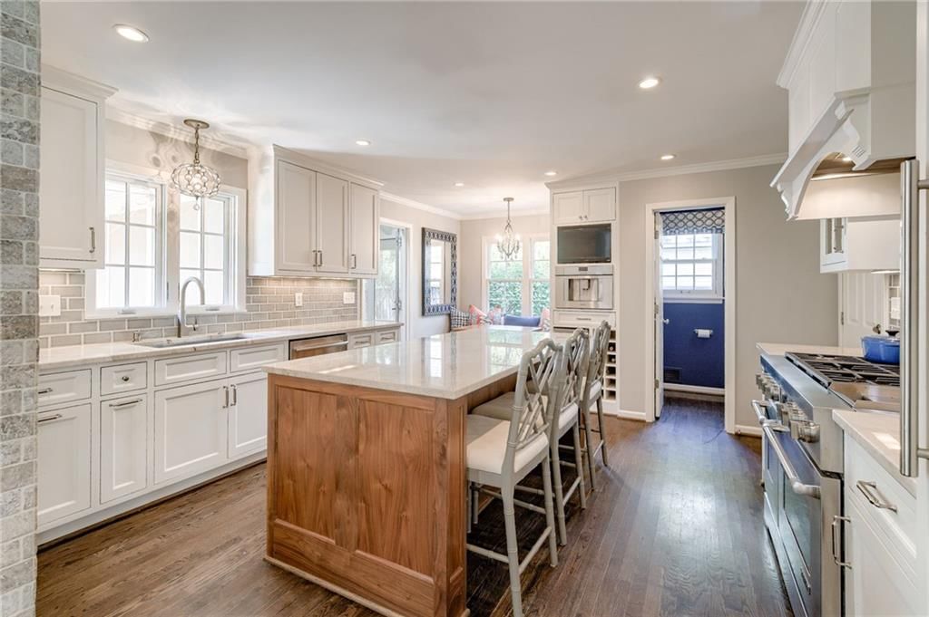 2219 W 70th Terrace — photo 9