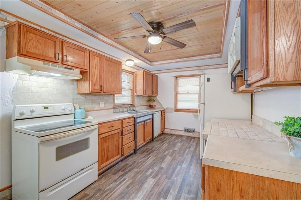 10815 Scarritt Avenue — photo 9