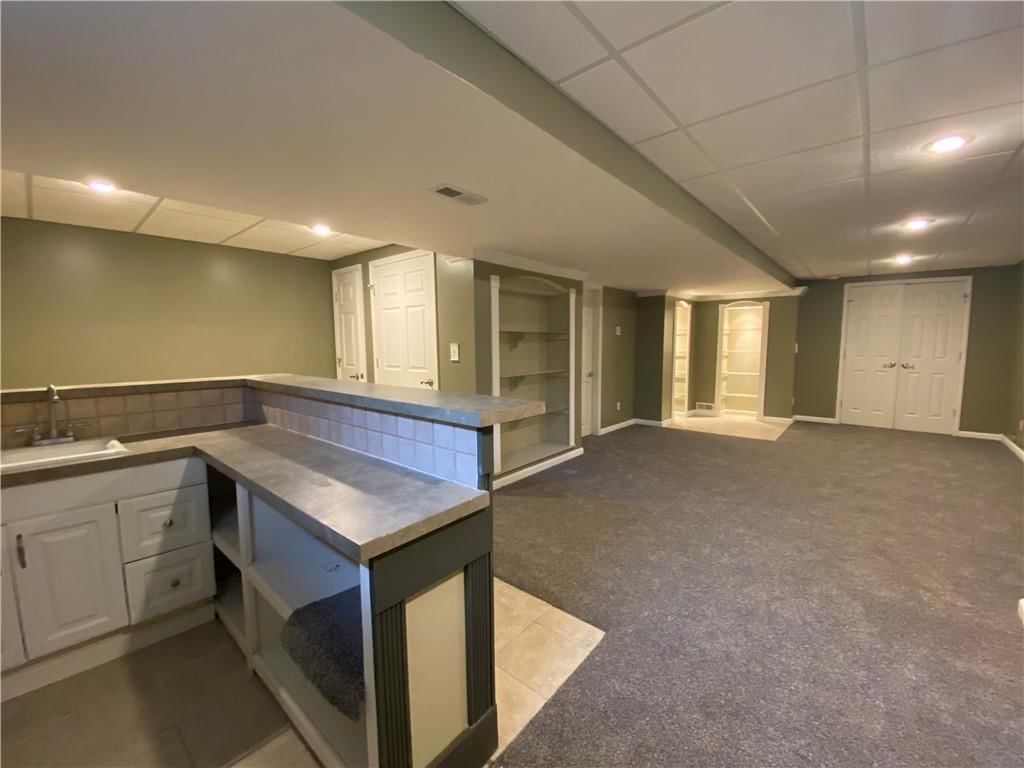 689 NE Clubhouse Drive — photo 18