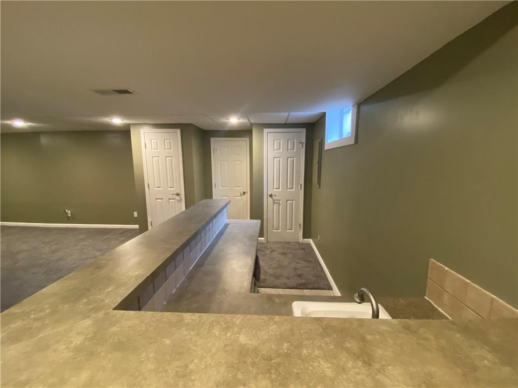 689 NE Clubhouse Drive — photo 20