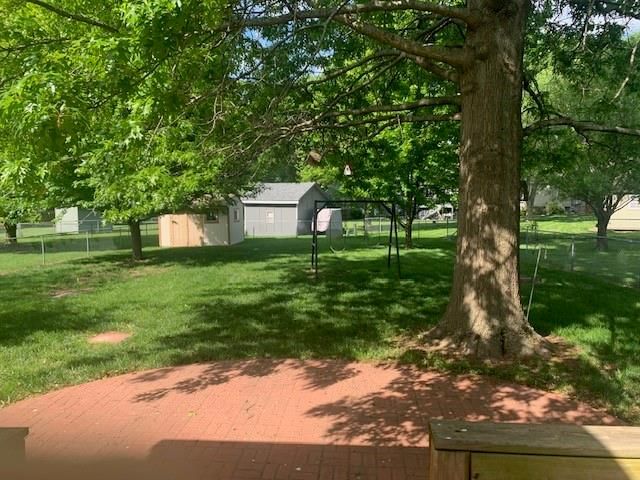 689 NE Clubhouse Drive — photo 29