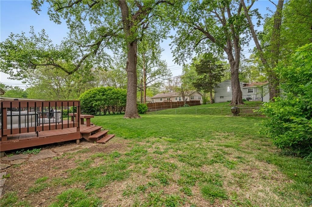 7914 W 92nd Terrace — photo 32