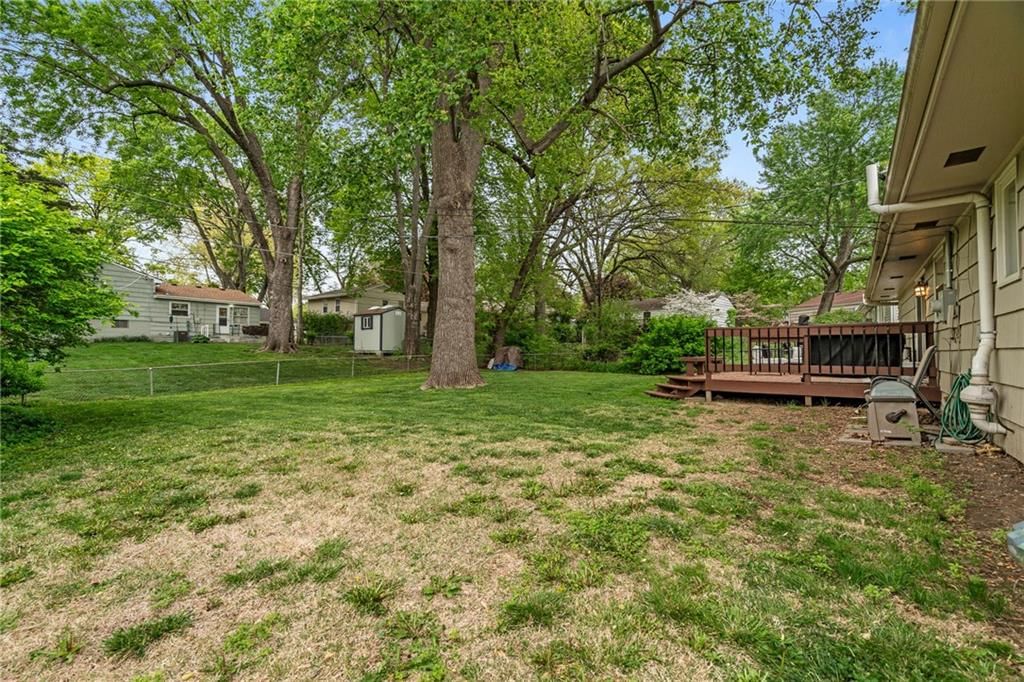7914 W 92nd Terrace — photo 38