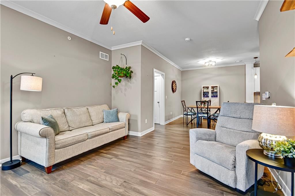 Photo 11 of 36 - 15919 Fontana Street