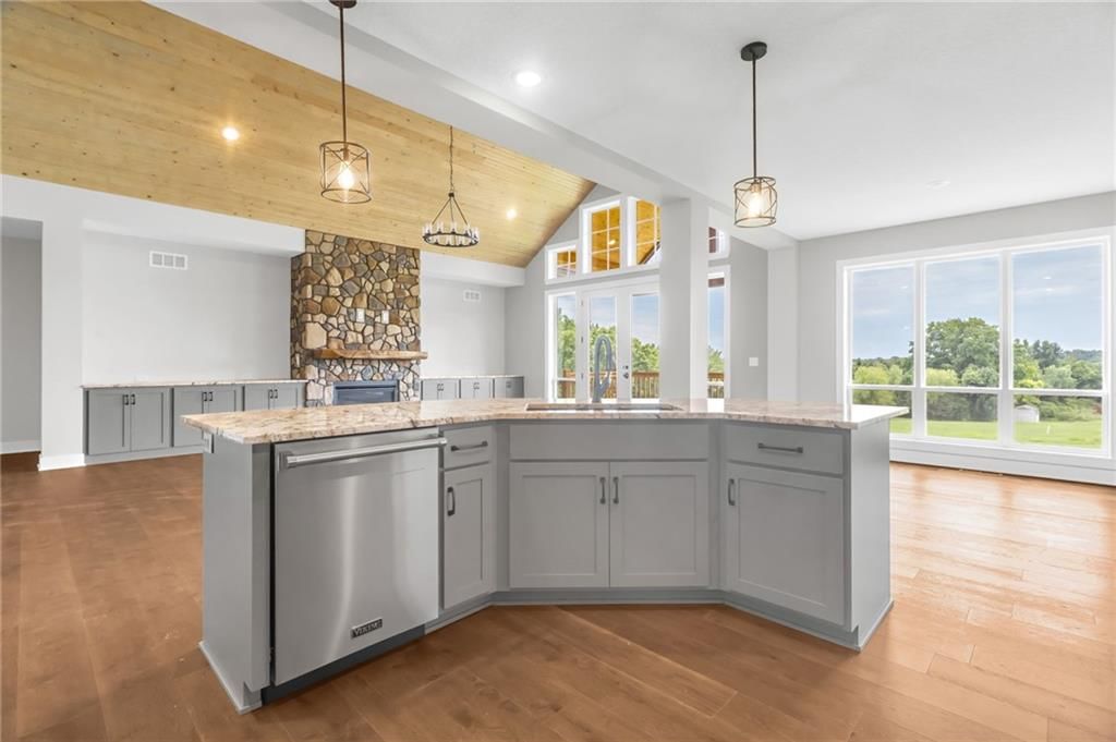 2017 Vilas Street, Leavenworth, KS: listing photo 3