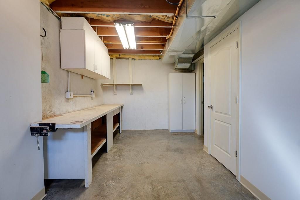 3905 NW Chapman Drive — photo 36