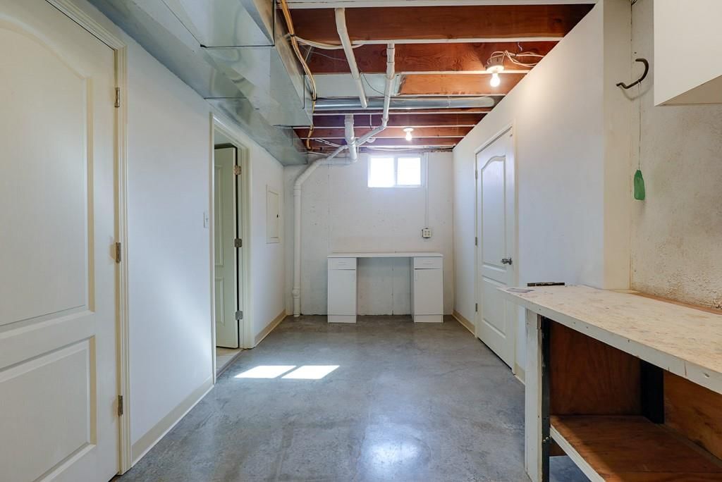 3905 NW Chapman Drive — photo 37