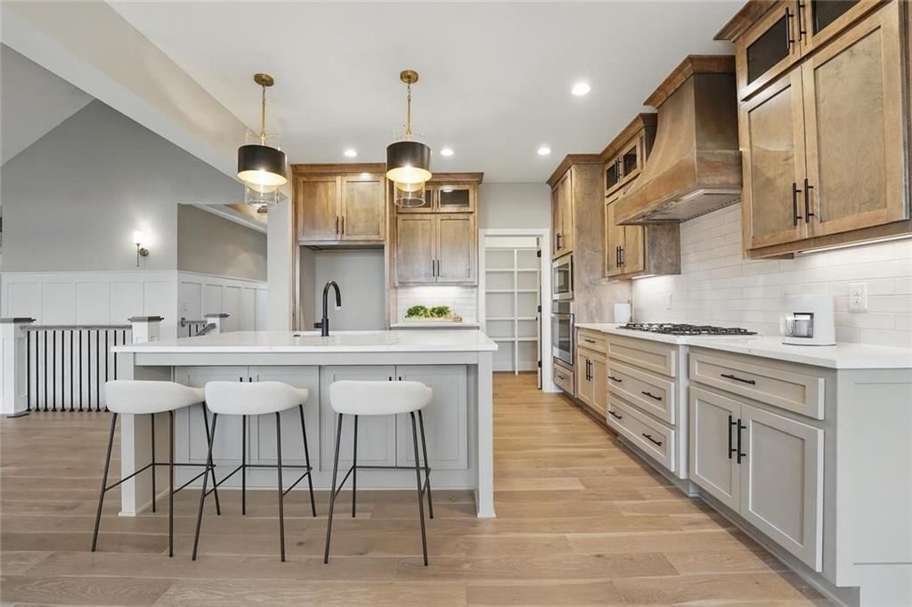 361 NW patch Court — photo 4