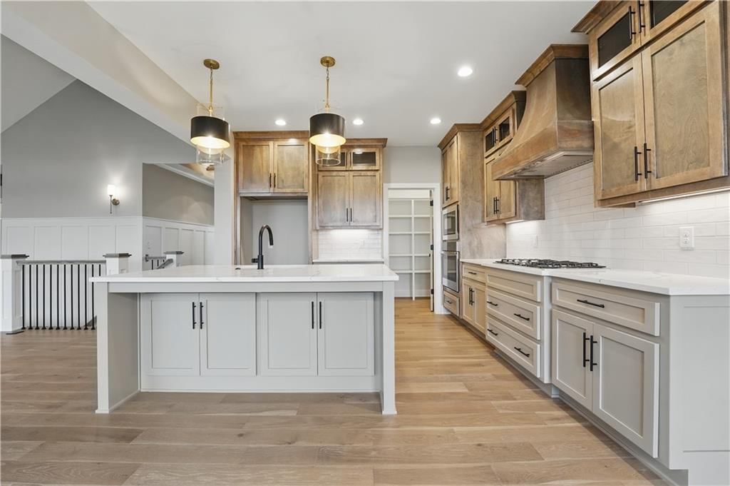 361 NW patch Court — photo 7