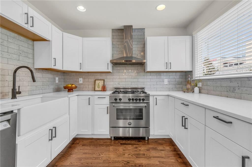 5147 Wyandotte Street — photo 3