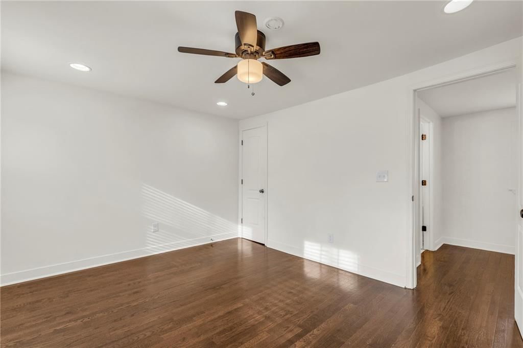 5147 Wyandotte Street — photo 17