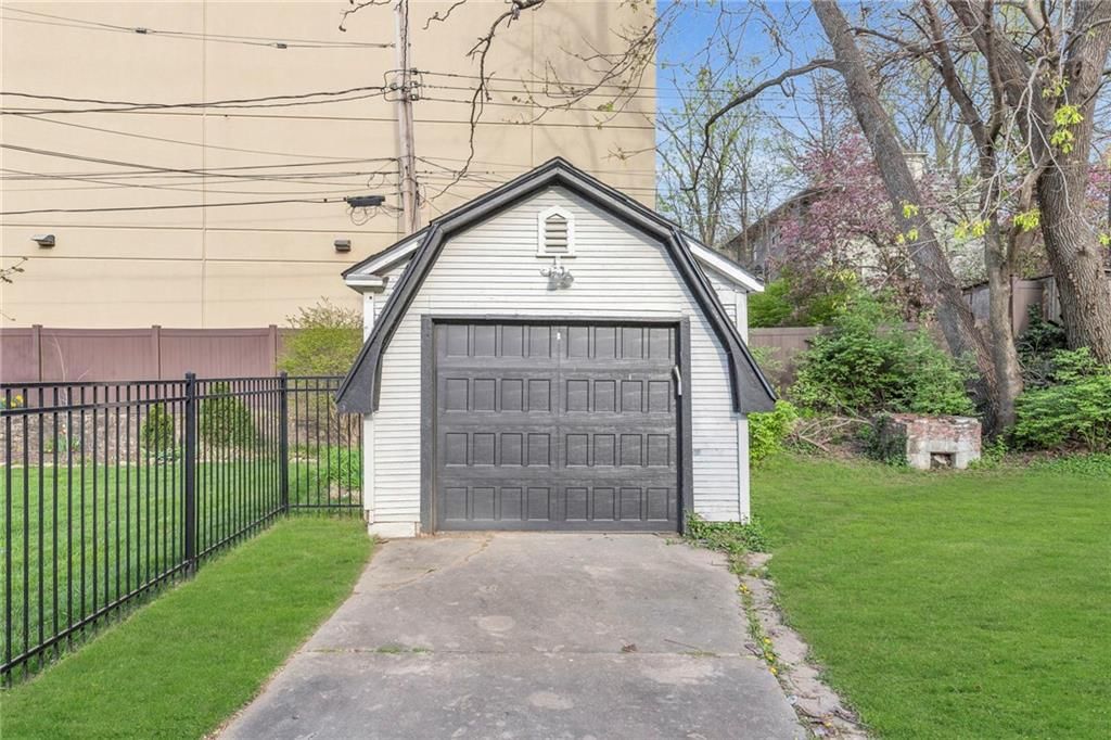 5147 Wyandotte Street — photo 26