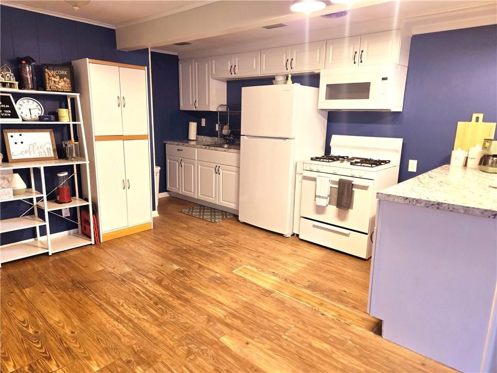 917-919 E Washington Street — photo 14
