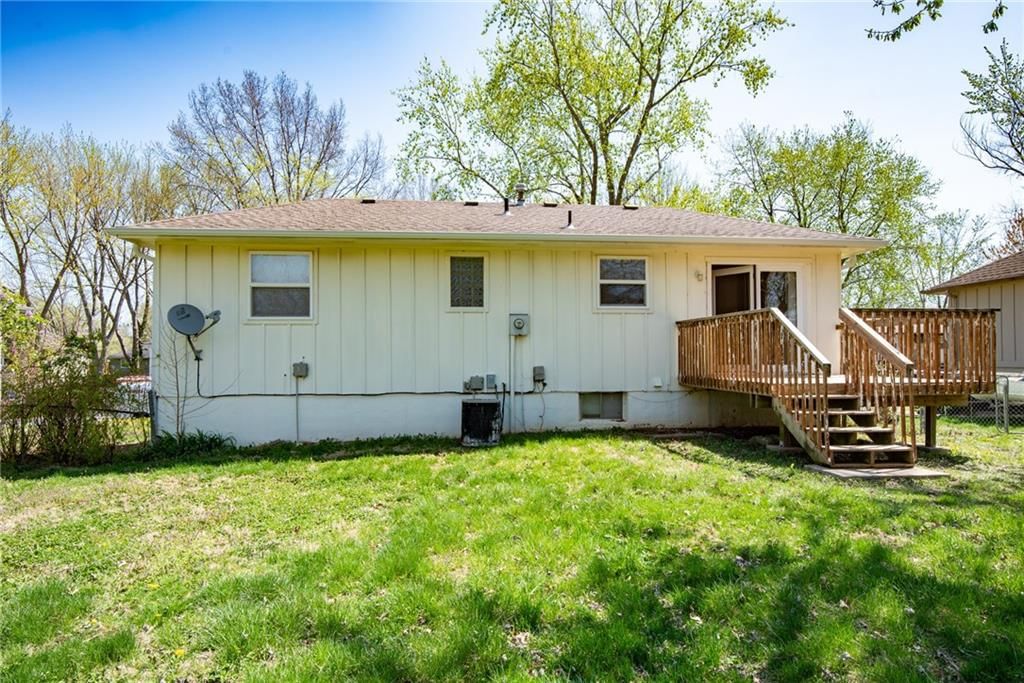 208 NW Valley Drive — photo 6