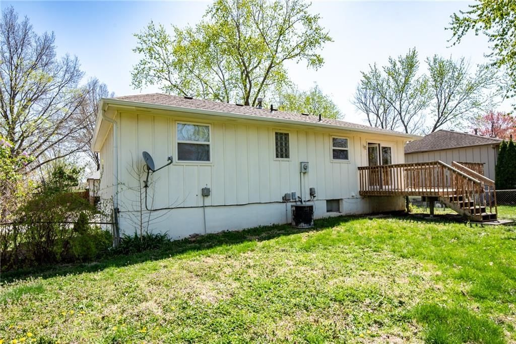 208 NW Valley Drive — photo 7