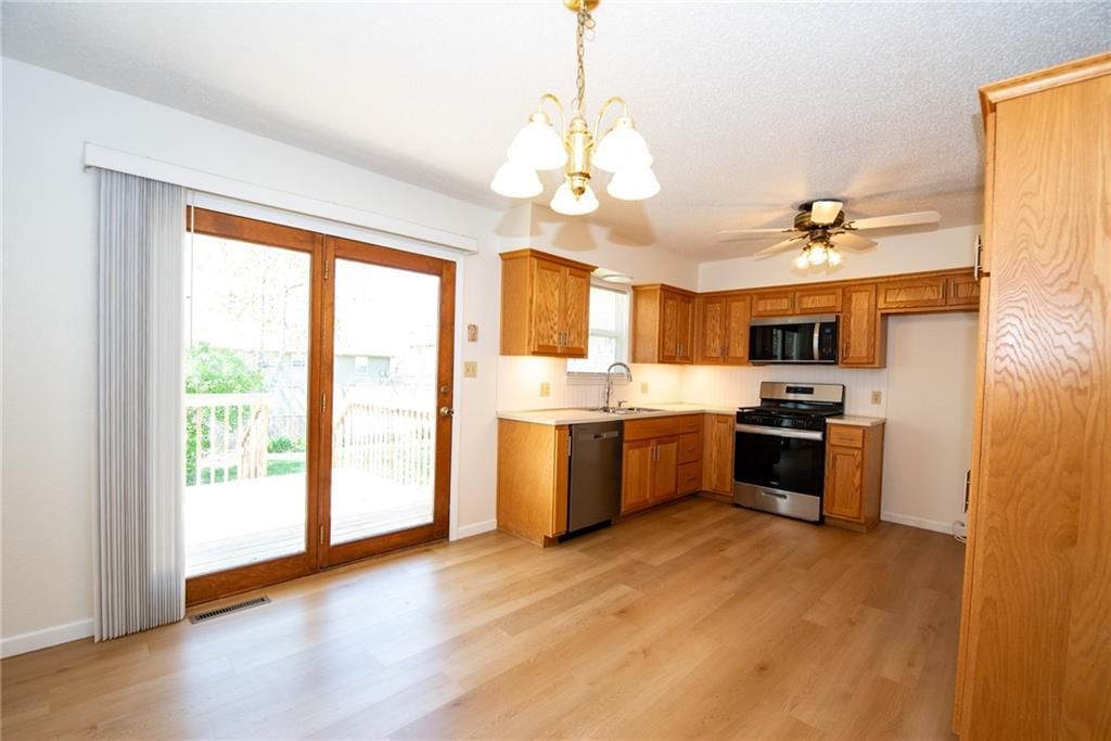 208 NW Valley Drive — photo 10