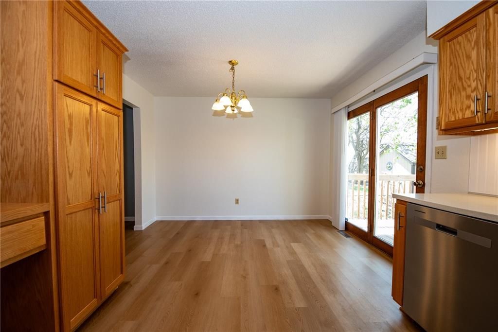208 NW Valley Drive — photo 12