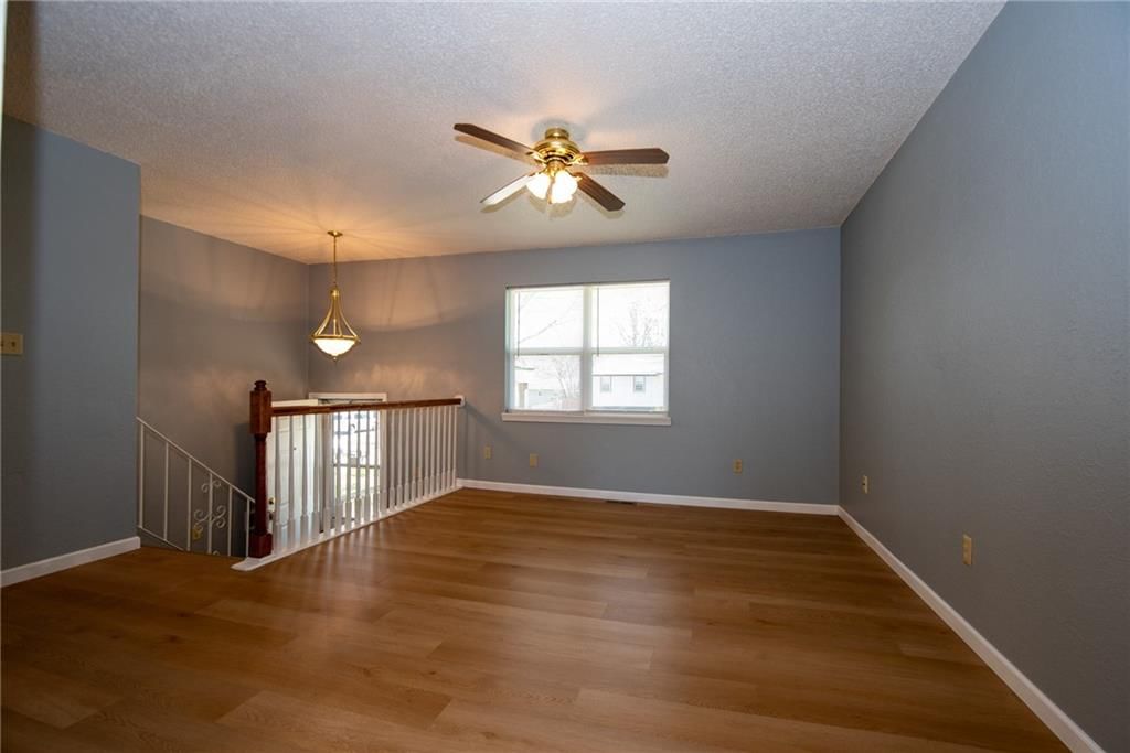 208 NW Valley Drive — photo 13
