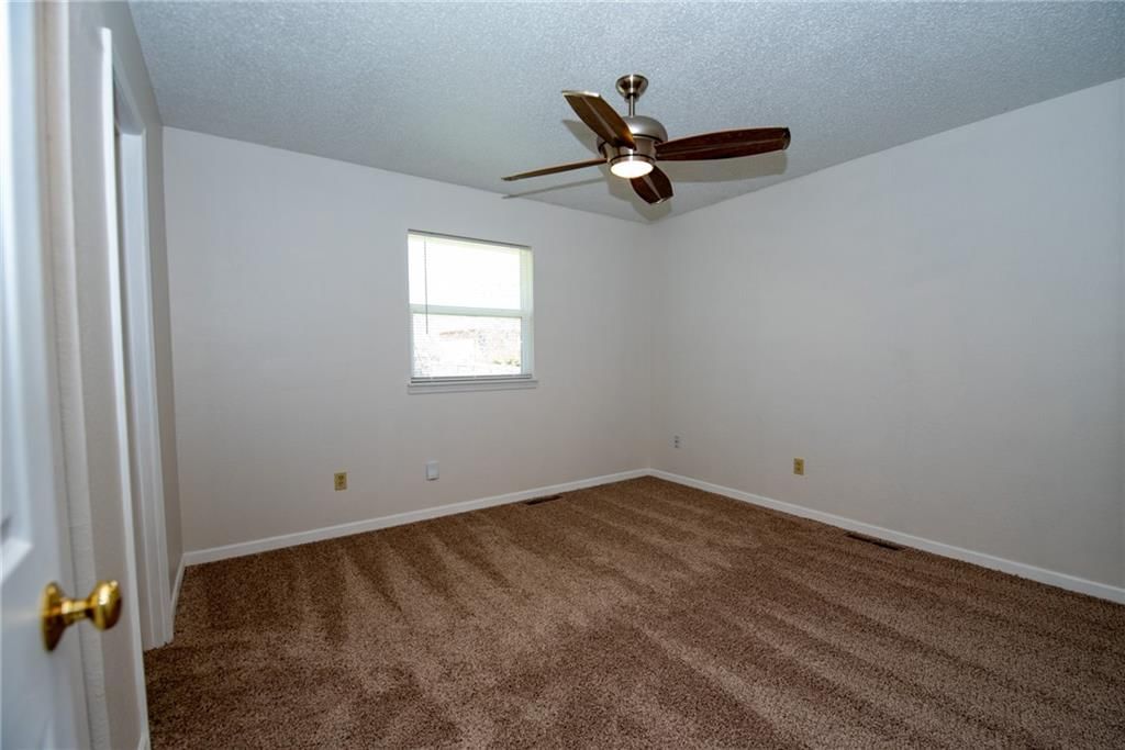 208 NW Valley Drive — photo 19