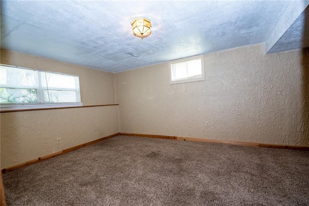 208 NW Valley Drive — photo 22
