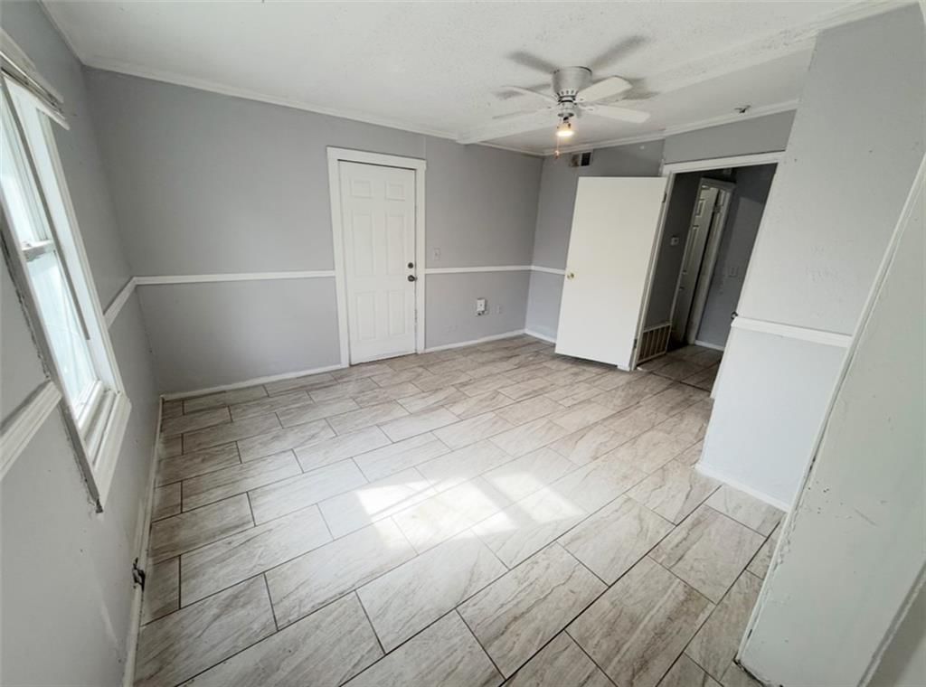 2907 E 61st Street — photo 3