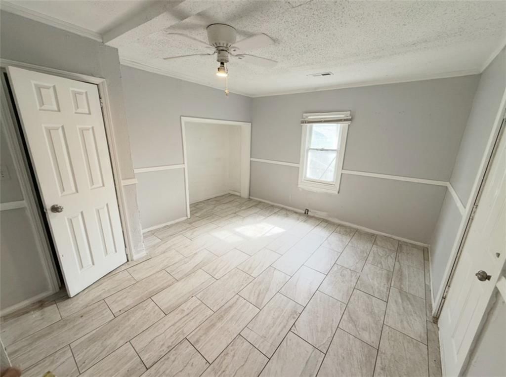 2907 E 61st Street — photo 4