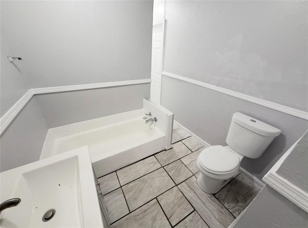 2907 E 61st Street — photo 6