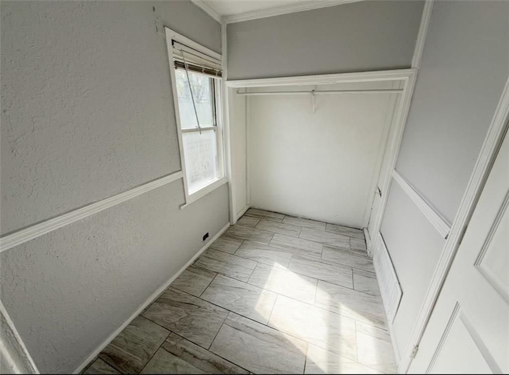 2907 E 61st Street — photo 8